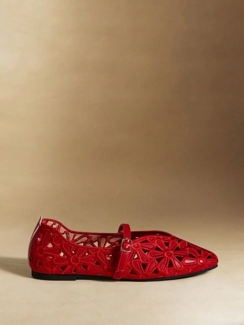 Red Elegant Women's Buckle Design Floral Hollow-Out Flats